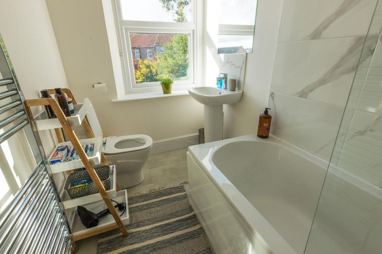 Amazing New 3 Double Bed House In Staple Hill! Apartamento