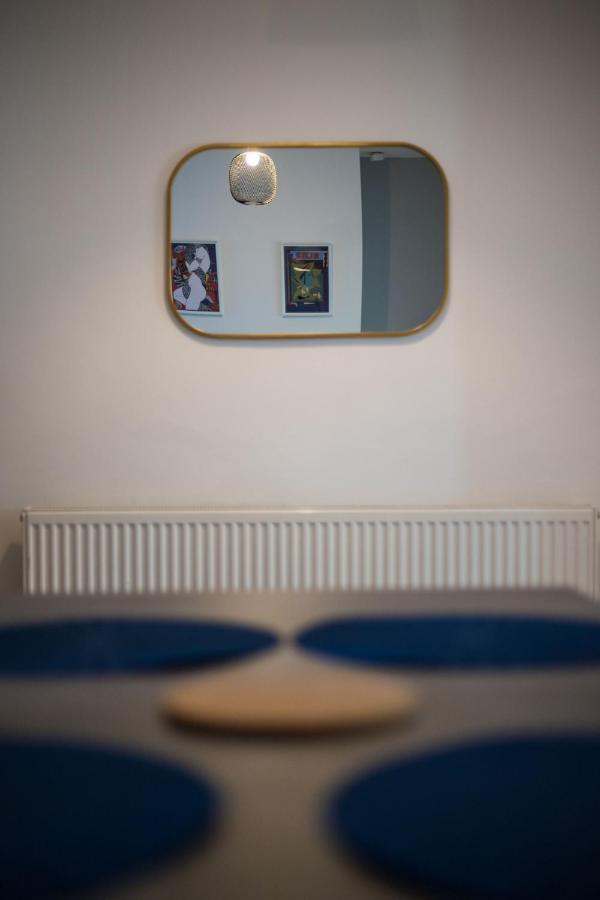 Amazing New 3 Double Bed House In Staple Hill! Apartamento